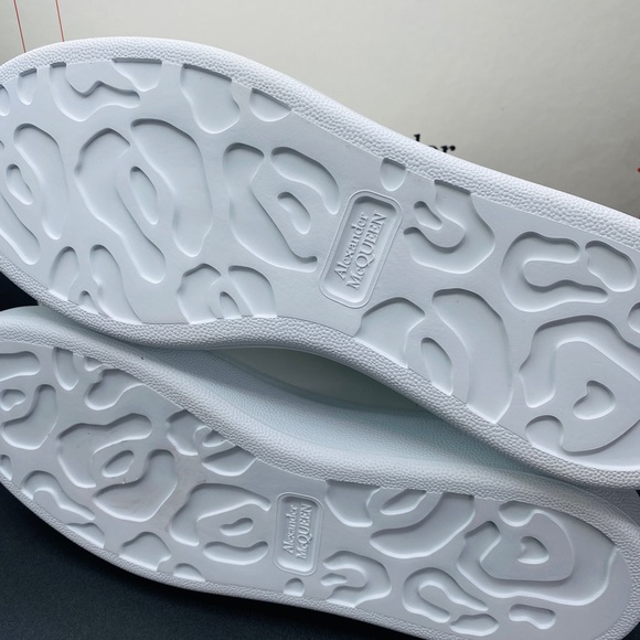 Alexander McQueen Women’s Oversized Leather Sneakers Size 9.5 NWB AUTHENTIC - Picture 7 of 8